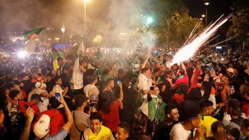 احتفالات صاخبة بالجزائر عقب الفوز بكأس العرب
