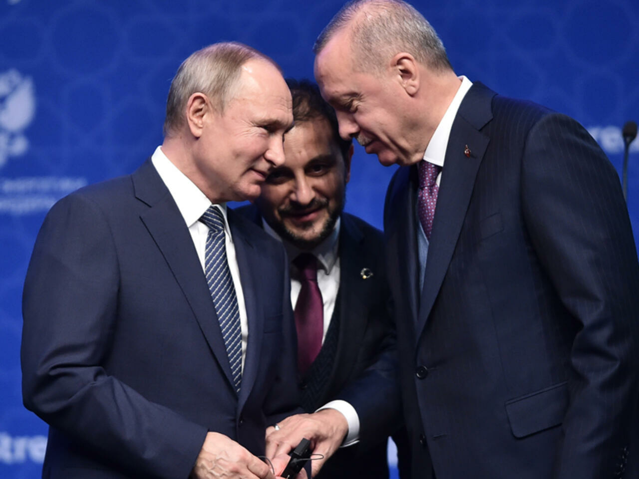 هل طلبت روسيا من تركيا زيادة وتيرة القصف على مناطق الإدارة الذاتية